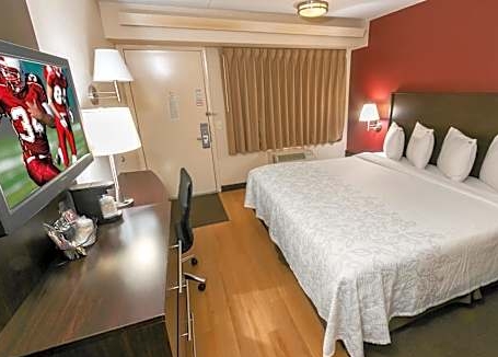 Standard 1 King Bed, Accessible-Red Roof PLUS+ Secaucus - Meadowlands