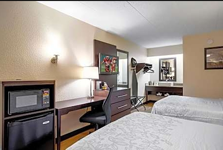 2 Double Beds-Red Roof PLUS+ Secaucus - Meadowlands