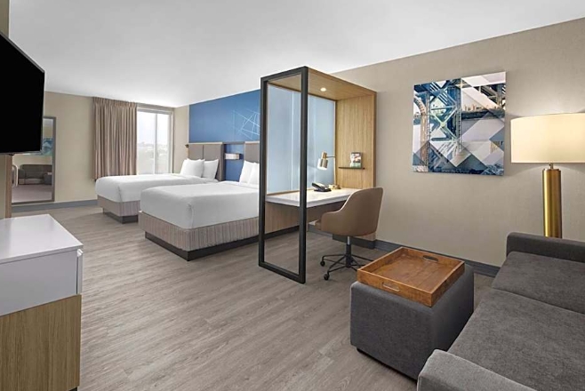 2 Queen Beds with Trundle Bed Guestroom, City View-SpringHill Suites by Marriott East Rutherford Meadowlands/Carlstadt (Copy) (Copy)