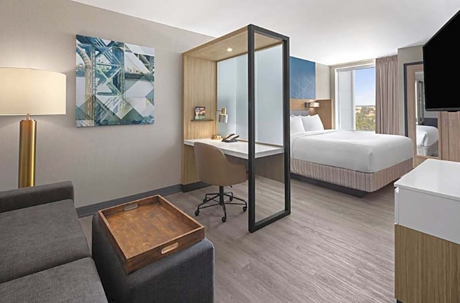 1 King Bed with Trundle Bed Guestroom, City View-SpringHill Suites by Marriott East Rutherford Meadowlands/Carlstadt (Copy)