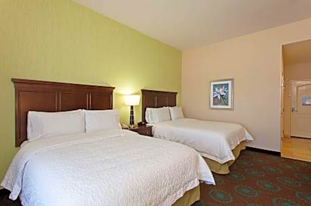 2 Queen Beds-Hampton Inn Los Angeles Int’l Airport/Hawthorne