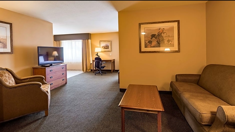 1 King Bed, Mobility Accessible, Whirlpool-Best Western Plus Suites Hotel