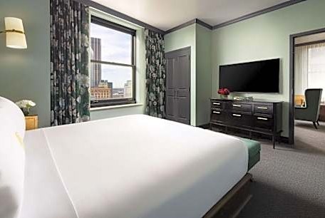 1 Bedroom 1 King Bed Suite, City View-The Candler Hotel Atlanta, Curio Collection by Hilton