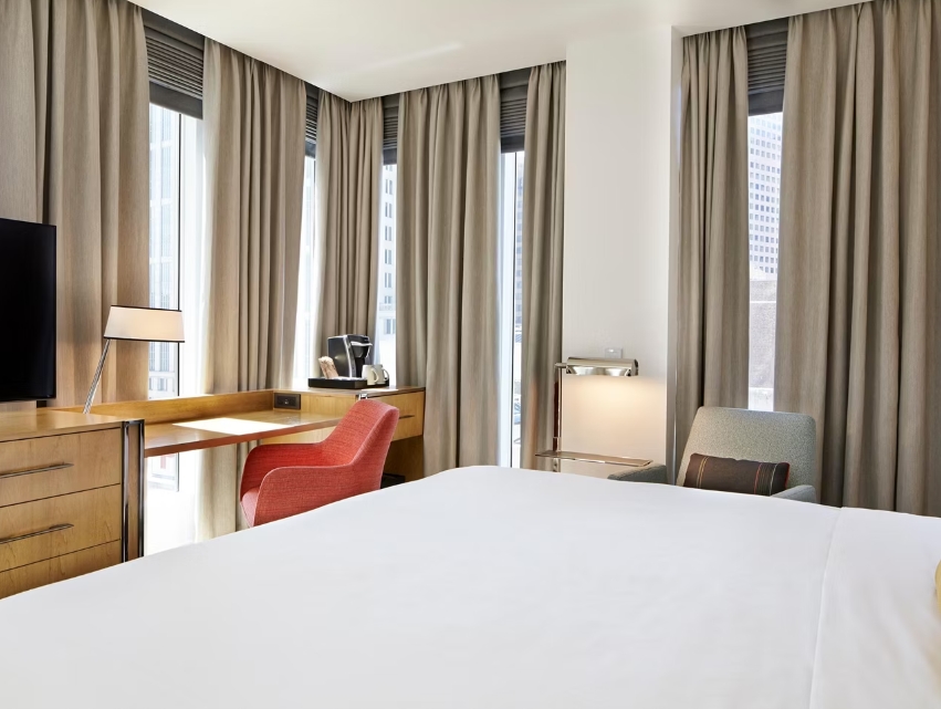 1 King Standard Peachtree Street View-Hotel Indigo Atlanta Downtown