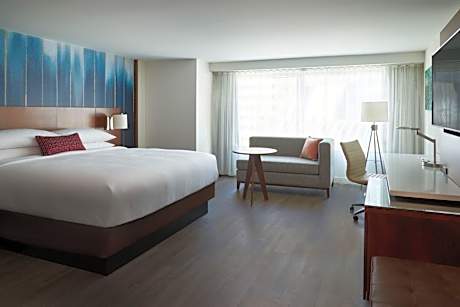 Marriott- 1 King Bed