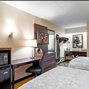 2 Double Beds-Red Roof PLUS+ Secaucus - Meadowlands