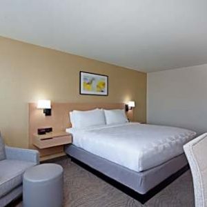 Premium 1 King Bed, Top Floor-Holiday Inn Los Angeles - LAX Airport
