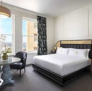 1 Bedroom 1 King Bed Suite, Accessible-The Candler Hotel Atlanta, Curio Collection by Hilton