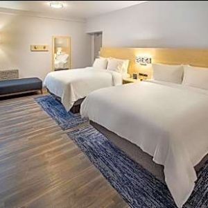 2 Queen Beds Suite-Holiday Inn Express & Suites Atlanta Downtown
