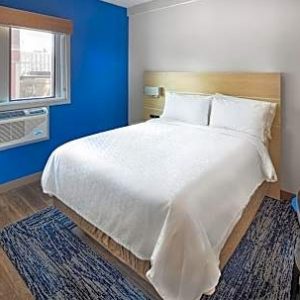 1 Queen Bed-Holiday Inn Express & Suites Atlanta Downtown